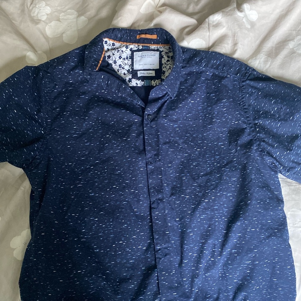 Men’s navy blue button down shirt